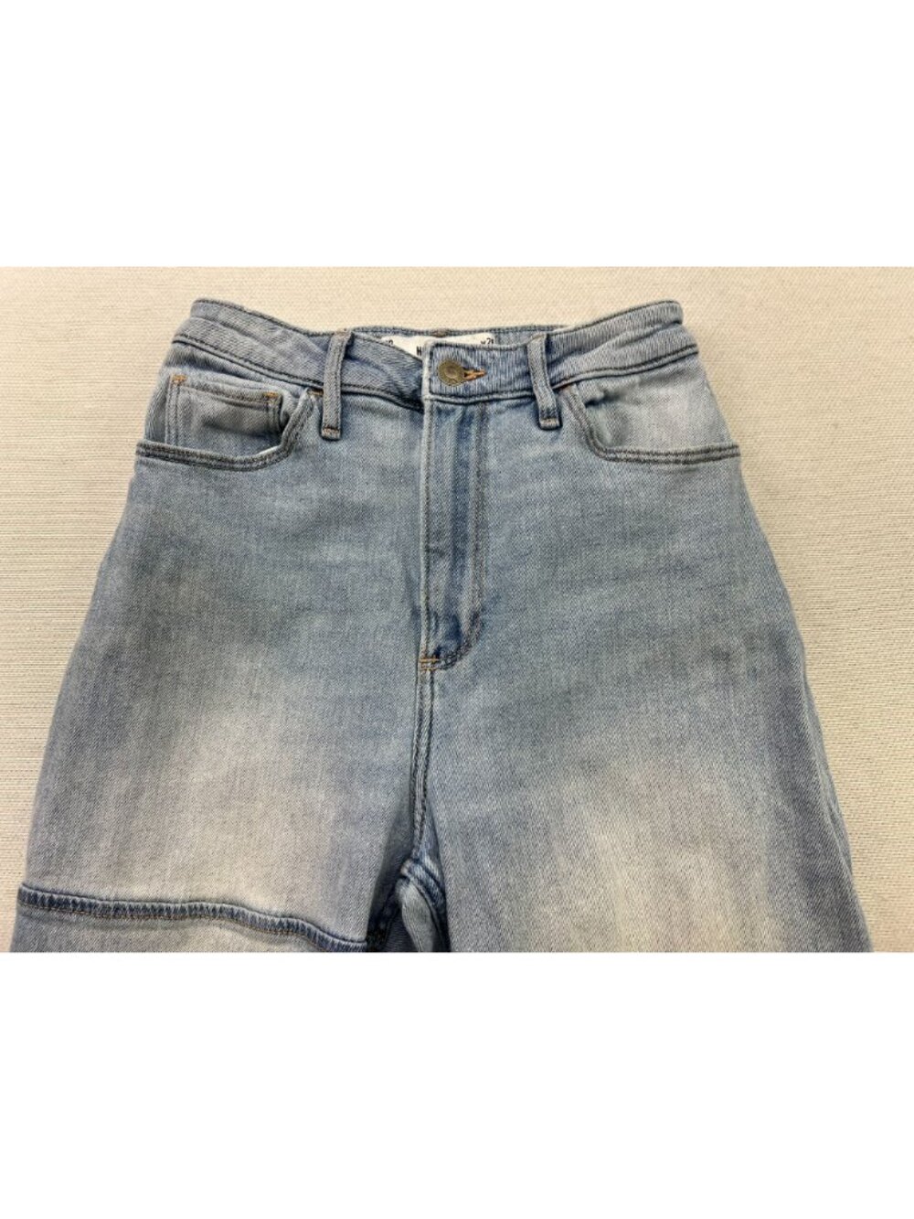Hollister Women's Curvy Ultra High-Rise Dad Jeans Denim Size 3R Blue Light Wash - Picture 5 of 11